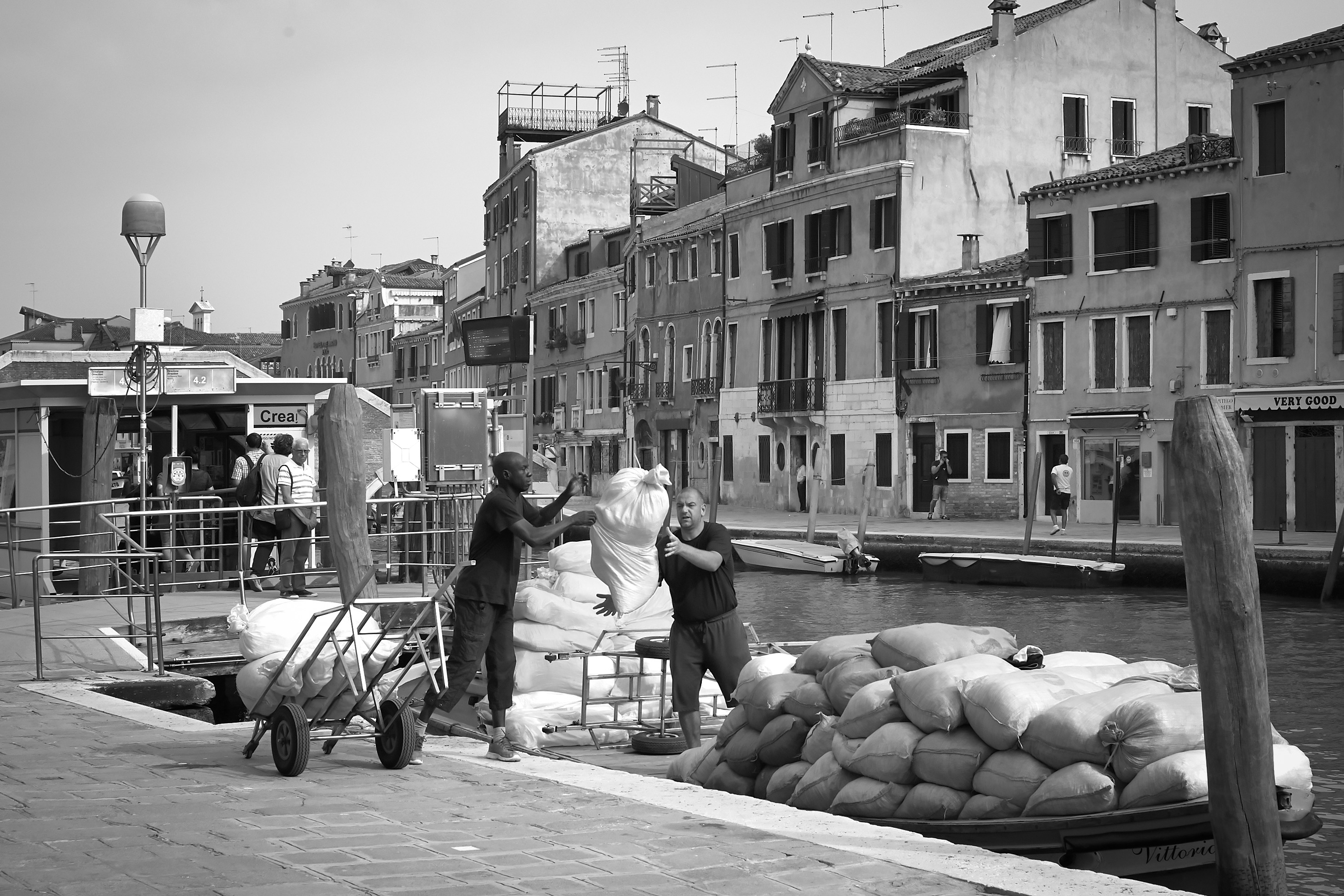 9D366DF2-B174-414F-971A-F874C8A1D99D