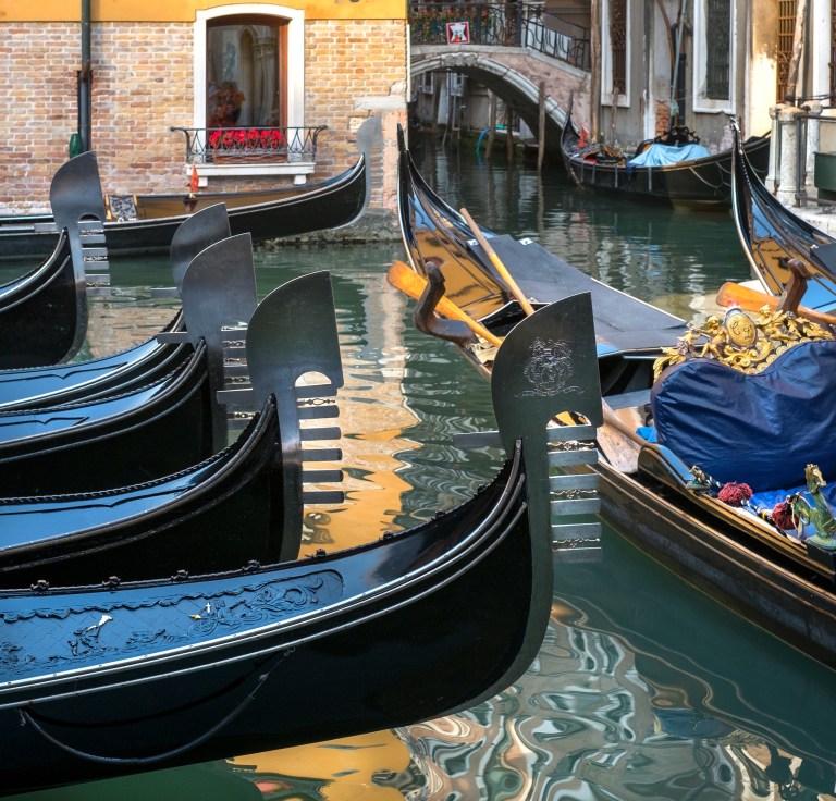 Venezia Gondolas